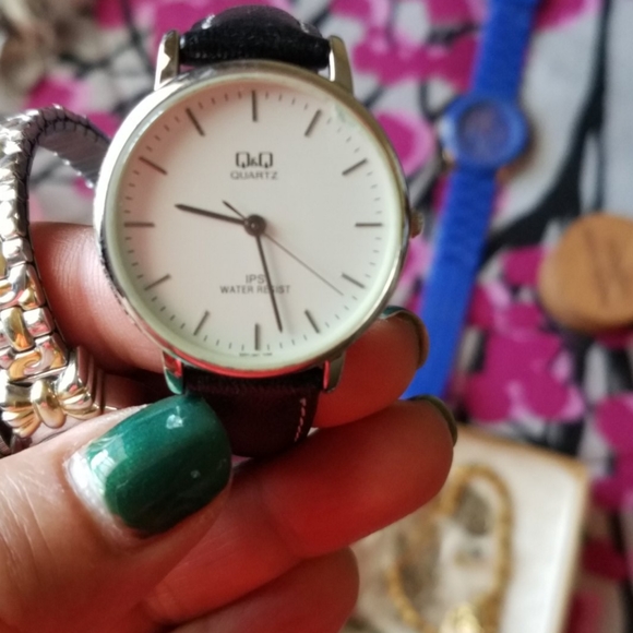 Bundke of Watches - Picture 3 of 8